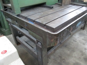 Piano di lavoro in ghisa con cave 1800x1500