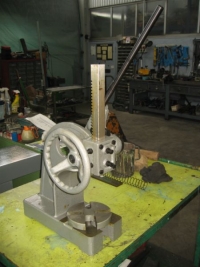 Pressa manuale usata 1500 kg